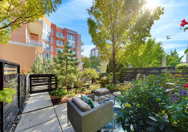 Photo 4 of Townhouse for sale at 4832 N Clark St #114, Chicago, IL 60640 | MLS# 12791448 | Listing updated on 2026-10-23