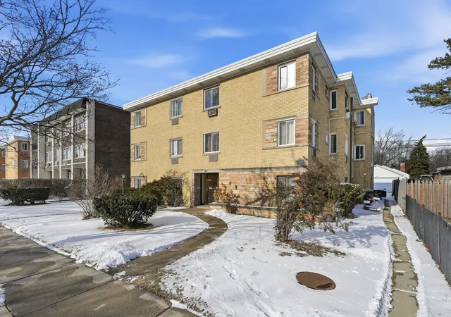 Photo 1 of Condo for sale at 1609 Howard St #2, Evanston, IL 60202 | MLS# 12791449 | Listing updated on 2026-10-22