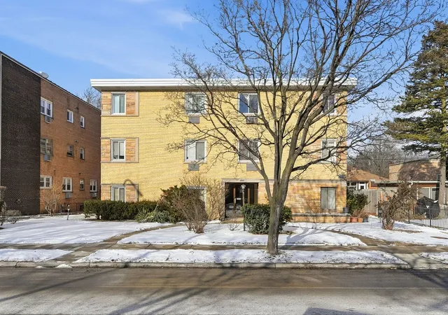 Photo 18 of Condo for sale at 1609 Howard St #2, Evanston, IL 60202 | MLS# 12791449 | Listing updated on 2026-10-27