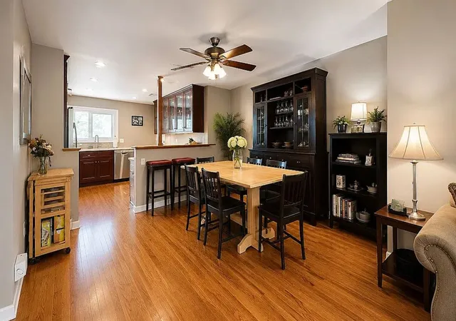 Photo 3 of Condo for sale at 4134 Cove Ln #B, Glenview, IL 60025 | MLS# 12791453 | Listing updated on 2026-10-29