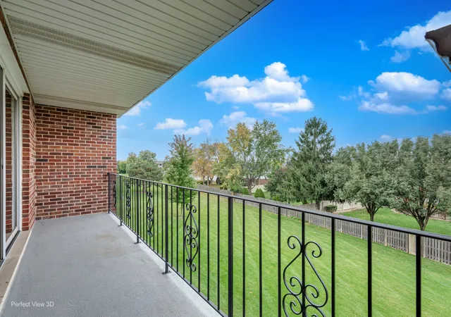 Photo 4 of Condo for sale at 15702 Lake Hills Ct #2S, Orland Park, IL 60462 | MLS# 12791454 | Listing updated on 2026-10-22
