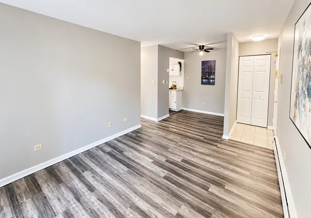 Photo 2 of Condo for sale at 2a E Dundee Quarter Dr #308, Palatine, IL 60074 | MLS# 12791470 | Listing updated on 2026-10-22