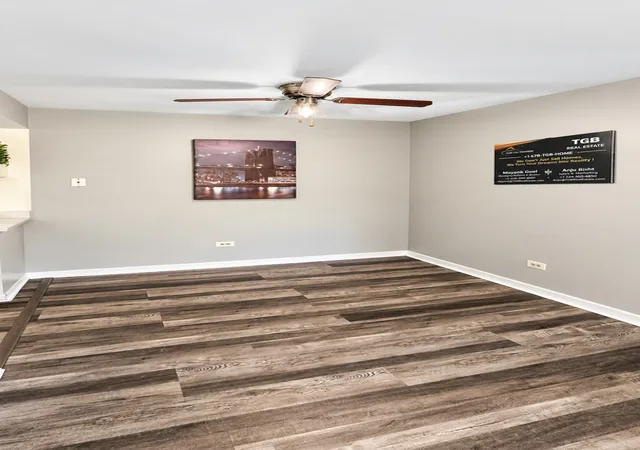 Photo 4 of Condo for sale at 2a E Dundee Quarter Dr #308, Palatine, IL 60074 | MLS# 12791470 | Listing updated on 2026-10-22