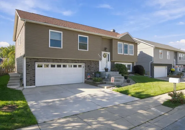 Photo 1 of Single family home for sale at 944 Lacrosse St, Carol Stream, IL 60188 | MLS# 12791471 | Listing updated on 2026-10-28