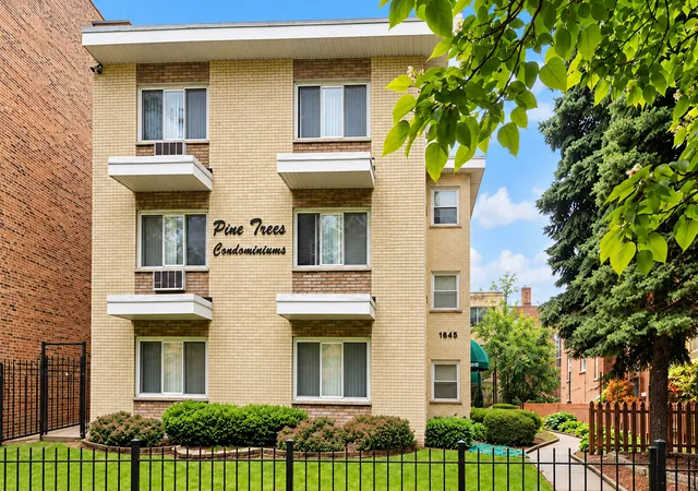 Condo for sale at 1645 W Farwell Ave #3B, Chicago, IL 60626 | MLS# 12791477