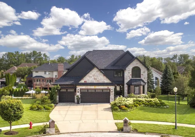 Photo 2 of Single family home for sale at 20642 Orchard Ct, Frankfort, IL 60423 | MLS# 12791495 | Listing updated on 2026-10-22