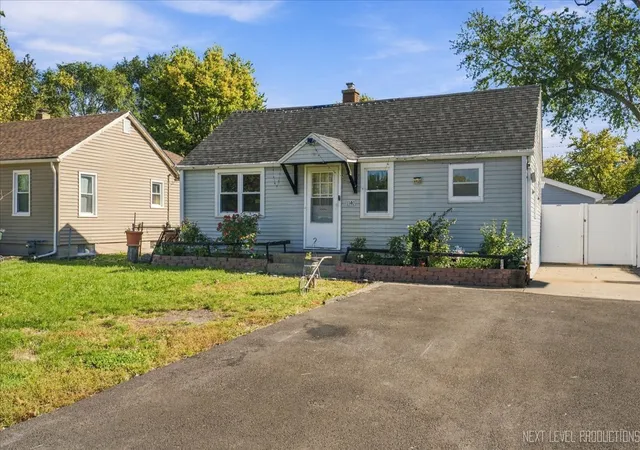 Photo 2 of Single family home for sale at 1140 S Spencer St, Aurora, IL 60505 | MLS# 12791503 | Listing updated on 2026-10-23