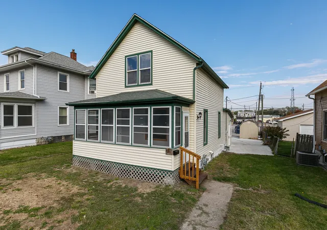Photo 2 of Sale Pending at 717 17th Avenue, East Moline, IL 61244 | MLS# 12791511 | Listing updated on 2026-10-29
