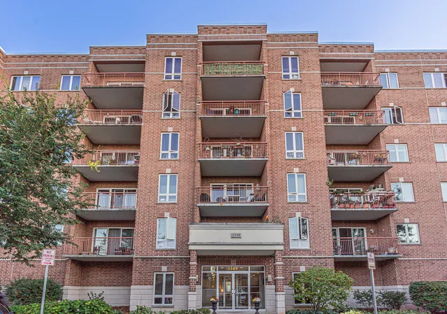 Condo for sale at 1349 E Washington St #302, Des Plaines, IL 60016 | MLS# 12791512
