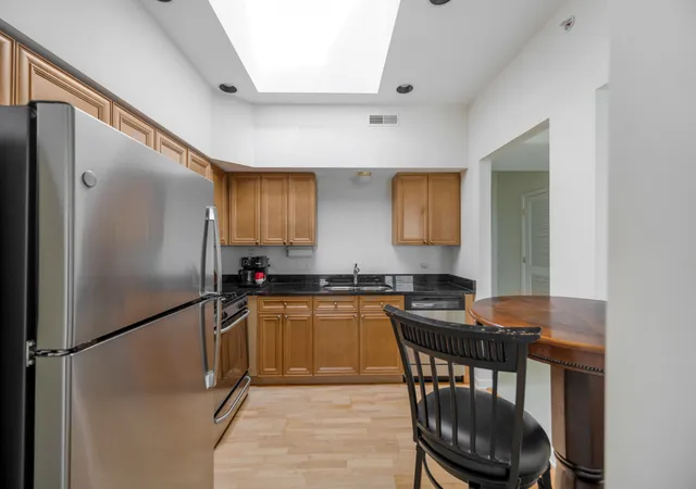 Photo 4 of Condo for sale at 655 Perrie Dr #605, Elk Grove Village, IL 60007 | MLS# 12791525 | Listing updated on 2026-10-30