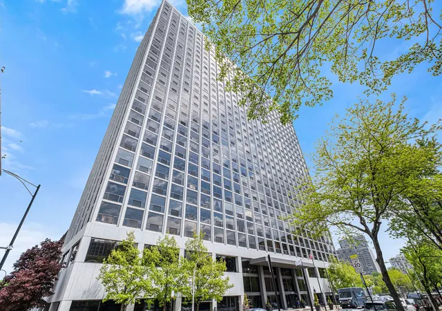 Condo for sale at 4343 N Clarendon Ave #817, Chicago, IL 60613 | MLS# 12791526