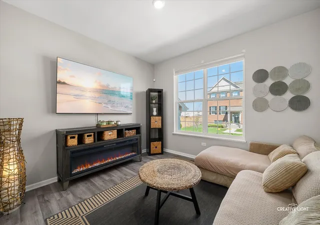 Photo 4 of Townhouse for sale at 183 Lakeshore Dr, Oswego, IL 60543 | MLS# 12791527 | Listing updated on 2026-10-22