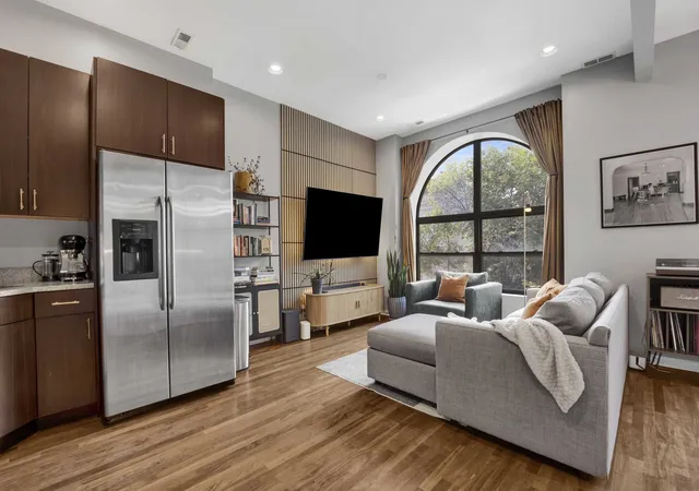 Photo 3 of Condo for sale at 847 N Damen Ave #2F, Chicago, IL 60622 | MLS# 12791558 | Listing updated on 2026-10-22