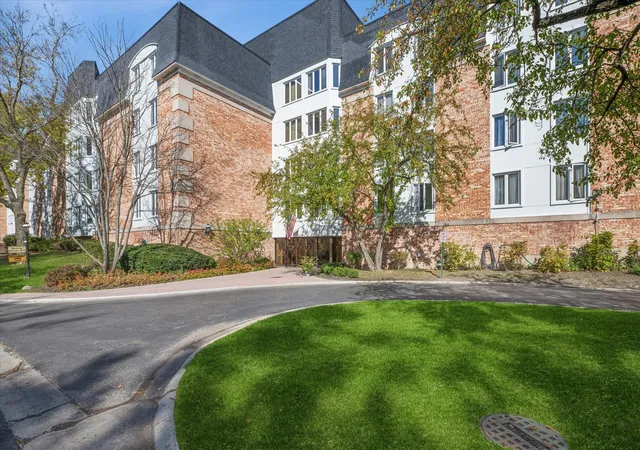 Photo 1 of Condo for sale at 200 Lake Blvd #438, Buffalo Grove, IL 60089 | MLS# 12791562 | Listing updated on 2026-10-28