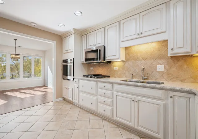 Photo 4 of Condo for sale at 200 Lake Blvd #438, Buffalo Grove, IL 60089 | MLS# 12791562 | Listing updated on 2026-10-28