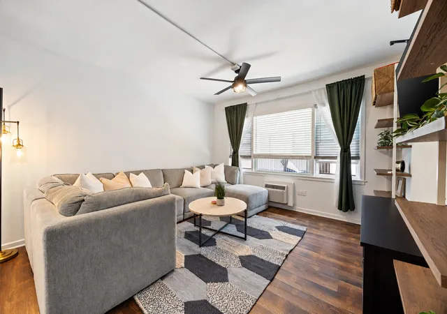 Photo 2 of Condo for sale at 938 North Blvd #204, Oak Park, IL 60301 | MLS# 12791572 | Listing updated on 2026-10-22