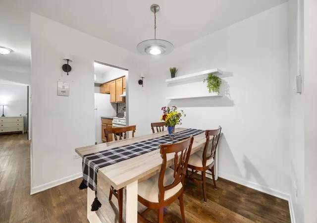 Photo 3 of Condo for sale at 938 North Blvd #204, Oak Park, IL 60301 | MLS# 12791572 | Listing updated on 2026-10-22