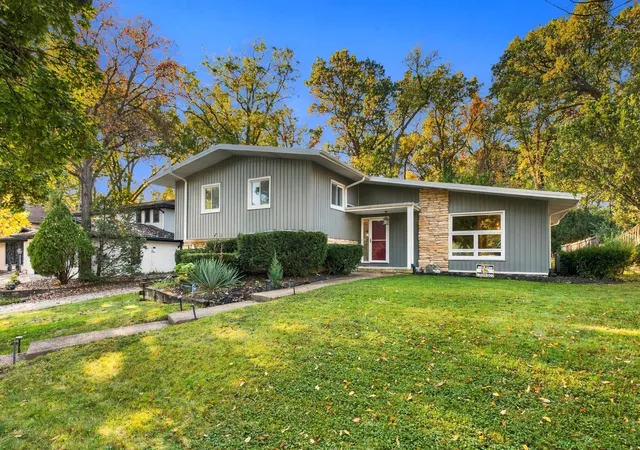 Photo 1 of Single family home for sale at 1161 Barneswood Dr, Downers Grove, IL 60515 | MLS# 12791573 | Listing updated on 2026-10-27