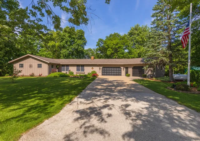 Photo 1 of Single family home for sale at 9684-165 E 1900 North Rd, Pontiac, IL 61764 | MLS# 12791580 | Listing updated on 2026-10-22