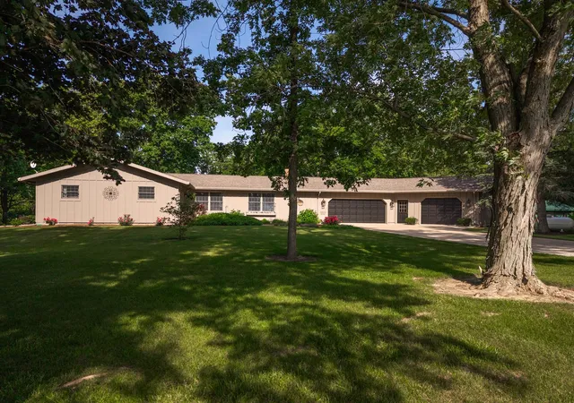 Photo 3 of Single family home for sale at 9684-165 E 1900 North Rd, Pontiac, IL 61764 | MLS# 12791580 | Listing updated on 2026-10-22