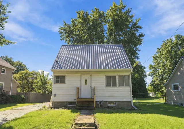 Photo 1 of Single family home for sale at 303 W Main St, Atkinson, IL 61235 | MLS# 12791591 | Listing updated on 2026-10-22