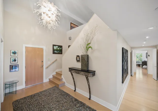 Listing Photo 3 - Condo for sale in building located at 240 Whistler Rd, Highland Park, IL 60035 - Unit #1E