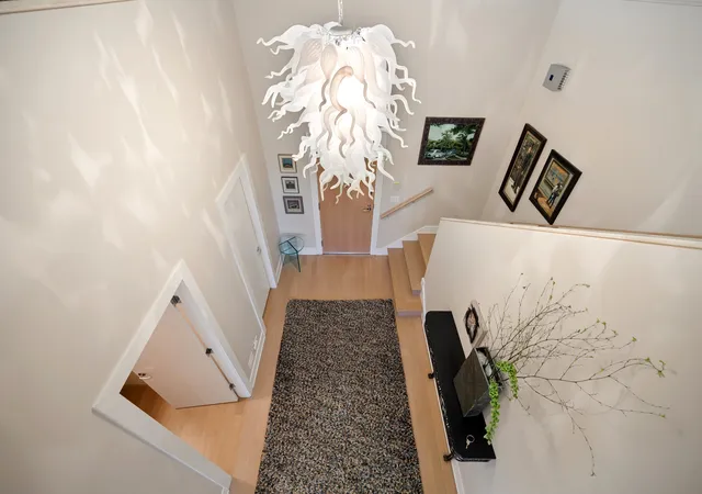 Listing Photo 4 - Condo for sale in building located at 240 Whistler Rd, Highland Park, IL 60035 - Unit #1E