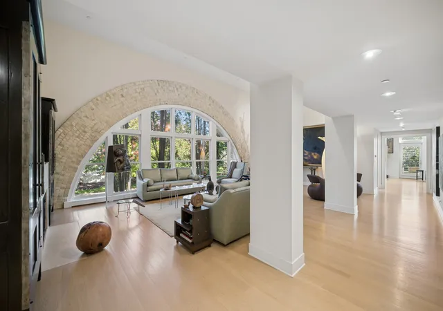 Listing Photo 5 - Condo for sale in building located at 240 Whistler Rd, Highland Park, IL 60035 - Unit #1E
