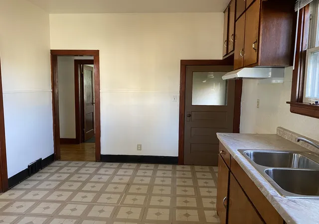 Photo 4 of Single family home for sale at 1104 Pulaski St, Peru, IL 61354 | MLS# 12791602 | Listing updated on 2026-10-22
