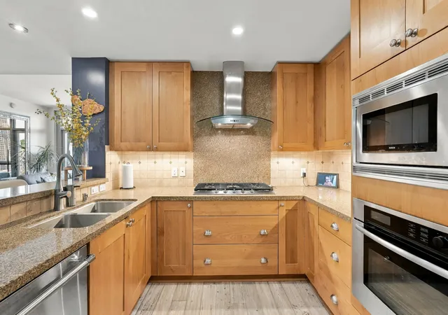 Photo 3 of Condo for sale at 700 W East St #1305, San Diego, CA 92101 | MLS# 12791619 | Listing updated on 2026-10-22
