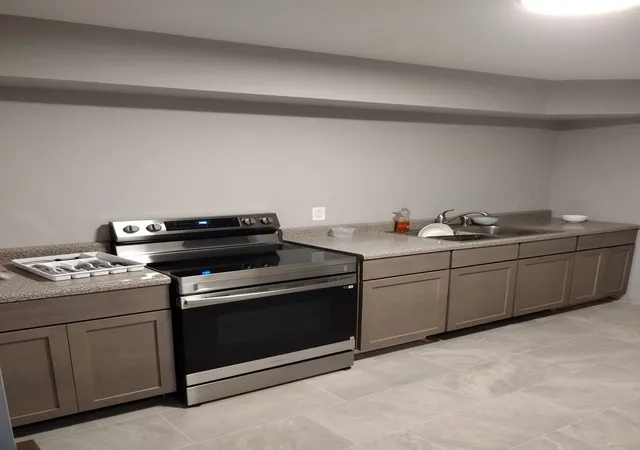 Listing Photo 4 - Condo for sale in building located at 1210 N Dale Ave, Arlington Heights, IL 60004 - Unit #2I