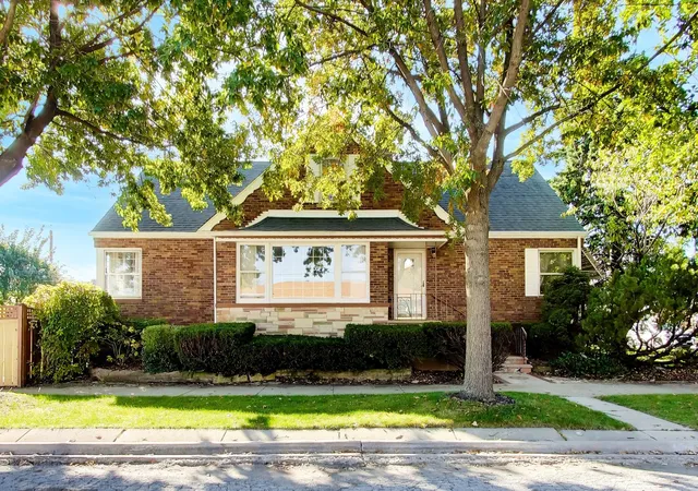 Photo 1 of Single family home for sale at 8201 S Whipple St, Chicago, IL 60652 | MLS# 12791651 | Listing updated on 2026-10-29