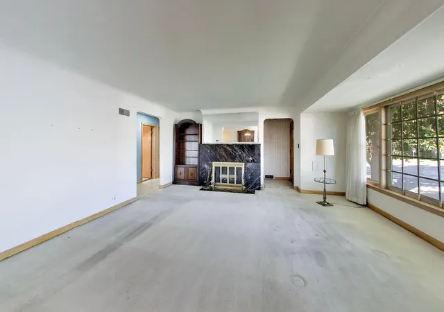 Photo 3 of Single family home for sale at 8201 S Whipple St, Chicago, IL 60652 | MLS# 12791651 | Listing updated on 2026-10-29