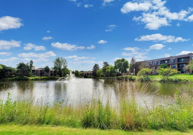 Photo 19 of Townhouse for sale at 7 The Ct Of Greenway, Northbrook, IL 60062 | MLS# 12791668 | Listing updated on 2026-10-23