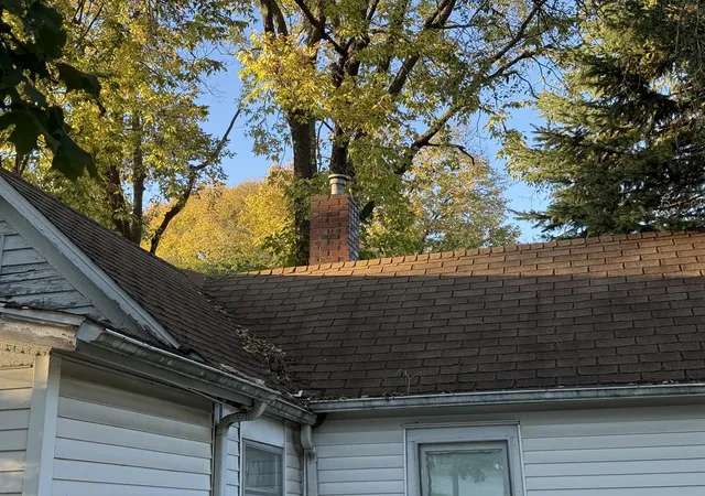 Photo 3 of Single family home for sale at 1301 W Jackson St, Bloomington, IL 61701 | MLS# 12791670 | Listing updated on 2026-10-28