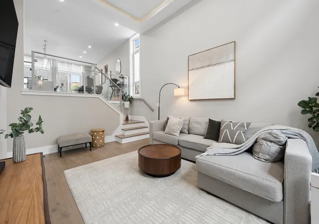 Photo 3 of Single family home for sale at 6209 S Ellis Ave #E, Chicago, IL 60637 | MLS# 12791673 | Listing updated on 2026-10-28
