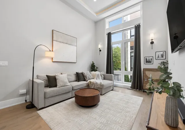 Photo 4 of Single family home for sale at 6209 S Ellis Ave #E, Chicago, IL 60637 | MLS# 12791673 | Listing updated on 2026-10-28