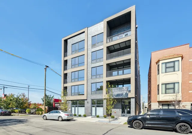 Photo 2 of Condo for sale at 2342 W Adams St #402, Chicago, IL 60612 | MLS# 12791674 | Listing updated on 2026-10-22