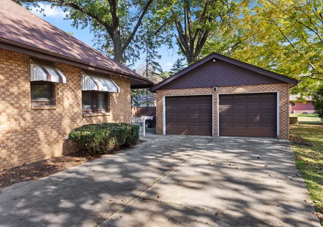 Photo 2 of Single family home for sale at 1529 Chelsea Ave, Rockford, IL 61107 | MLS# 12791687 | Listing updated on 2026-10-23