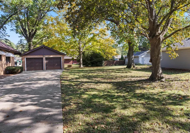Photo 3 of Single family home for sale at 1529 Chelsea Ave, Rockford, IL 61107 | MLS# 12791687 | Listing updated on 2026-10-23