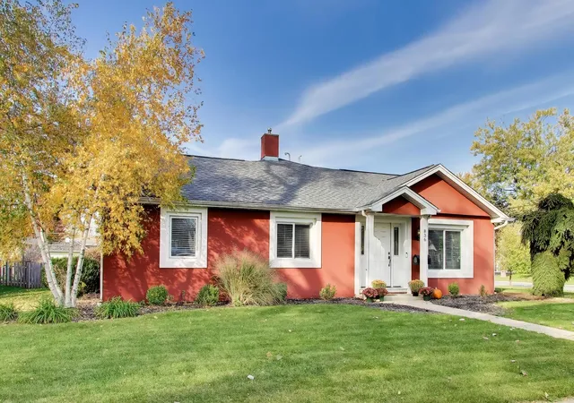 Single family home for sale at 836 N Fernandez Ave, Arlington Heights, IL 60004 | MLS# 12791689