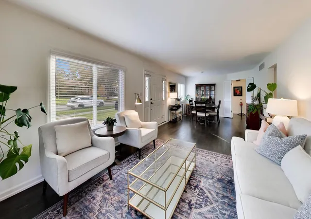 Photo 4 of Single family home for sale at 836 N Fernandez Ave, Arlington Heights, IL 60004 | MLS# 12791689 | Listing updated on 2026-10-29