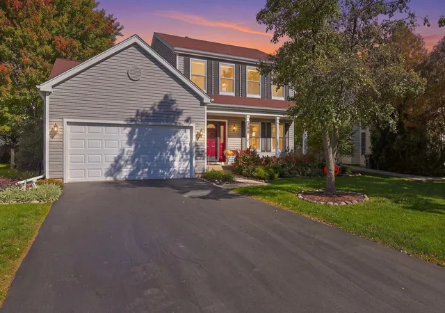 Photo 2 of Single family home for sale at 380 Dorchester Ln, Grayslake, IL 60030 | MLS# 12791696 | Listing updated on 2026-10-22