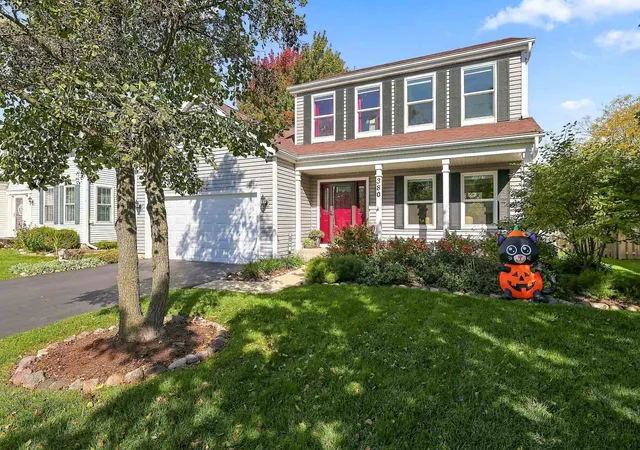 Photo 3 of Single family home for sale at 380 Dorchester Ln, Grayslake, IL 60030 | MLS# 12791696 | Listing updated on 2026-10-22