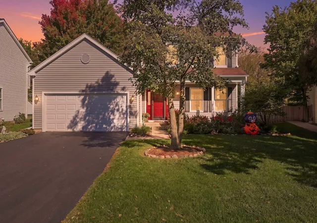 Photo 4 of Single family home for sale at 380 Dorchester Ln, Grayslake, IL 60030 | MLS# 12791696 | Listing updated on 2026-10-22