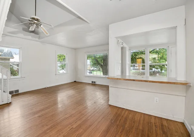 Photo 3 of Single family home for sale at 425 W Mulberry St, Kankakee, IL 60901 | MLS# 12791699 | Listing updated on 2026-10-28