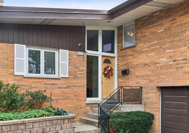 Photo 1 of Single family home for sale at 4421 W Lunt Ave, Lincolnwood, IL 60712 | MLS# 12791739 | Listing updated on 2026-10-28