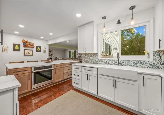 Photo 3 of Single family home for sale at 1061 Florida Ln, Elk Grove Village, IL 60007 | MLS# 12791743 | Listing updated on 2026-10-22