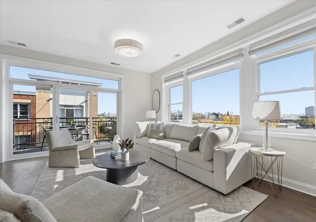 Listing Photo 5 - Condo for sale in building located at 2320 W St Paul Ave, Chicago, IL 60647 - Unit #603