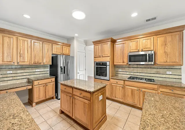 Photo 4 of Single family home for sale at 13480 Crestview Dr, Huntley, IL 60142 | MLS# 12791754 | Listing updated on 2026-10-26